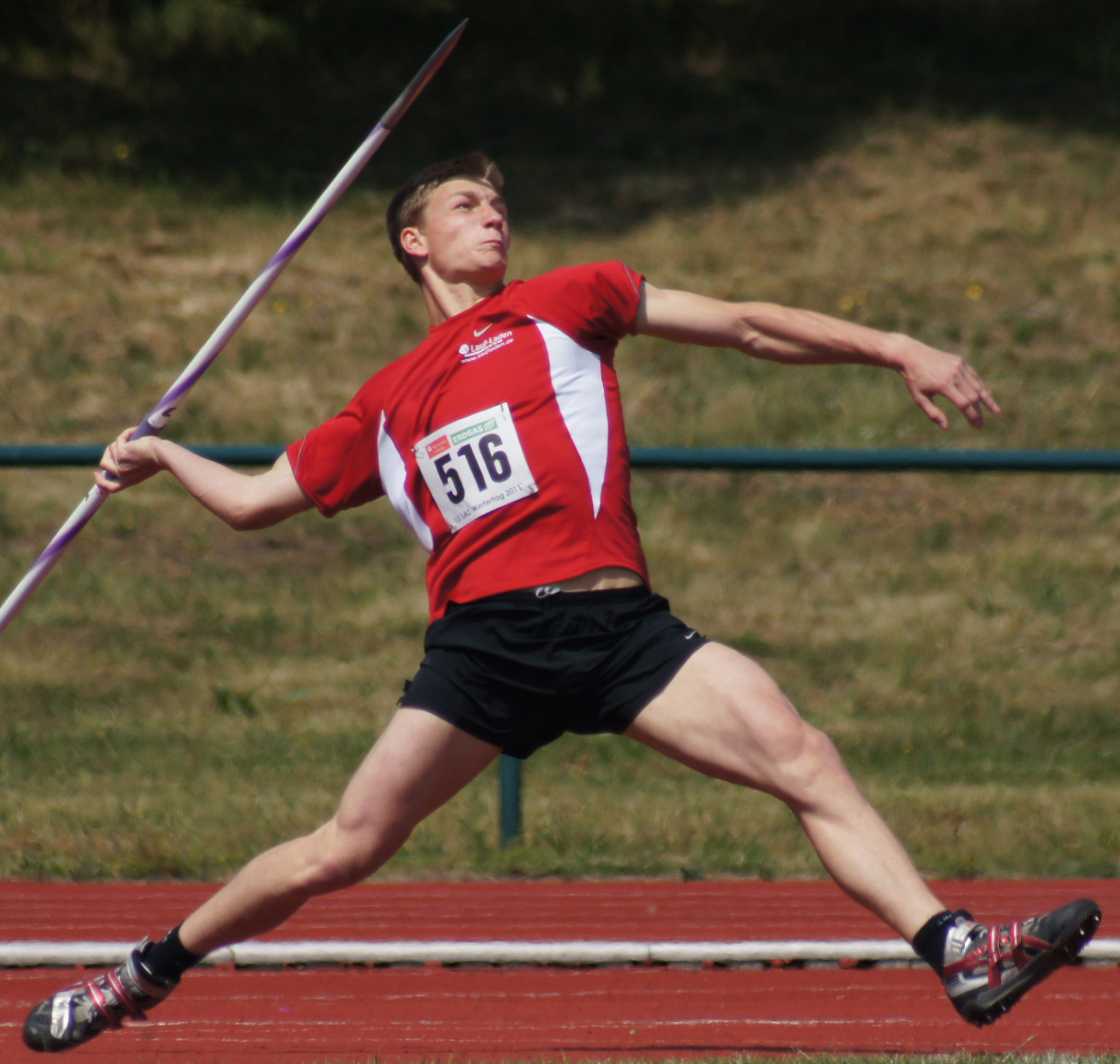 Beginner's Track and Field Learning the Javelin Throw All the Sports