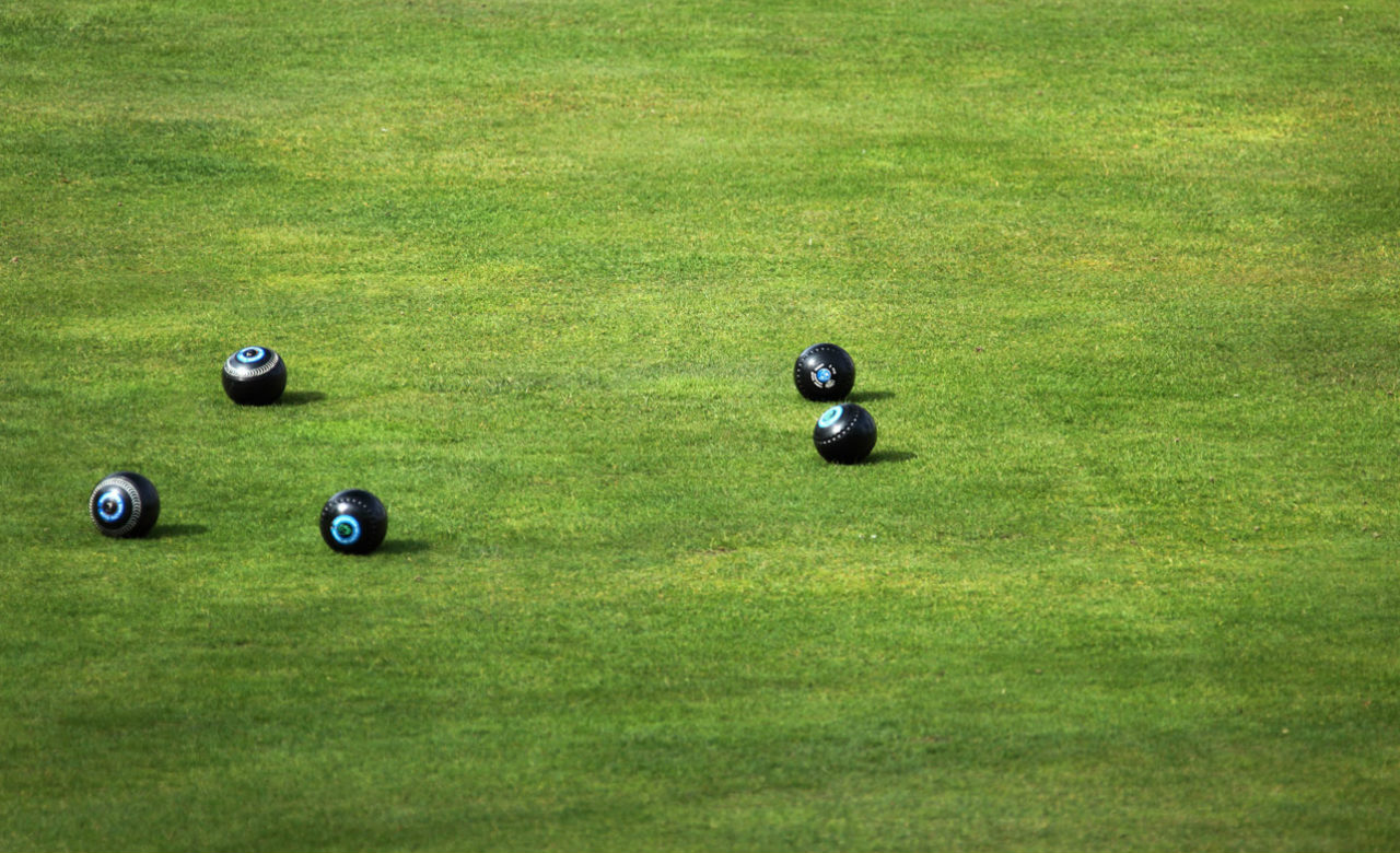 How To Play Lawn Bowls All About Rules Scoring And Winning